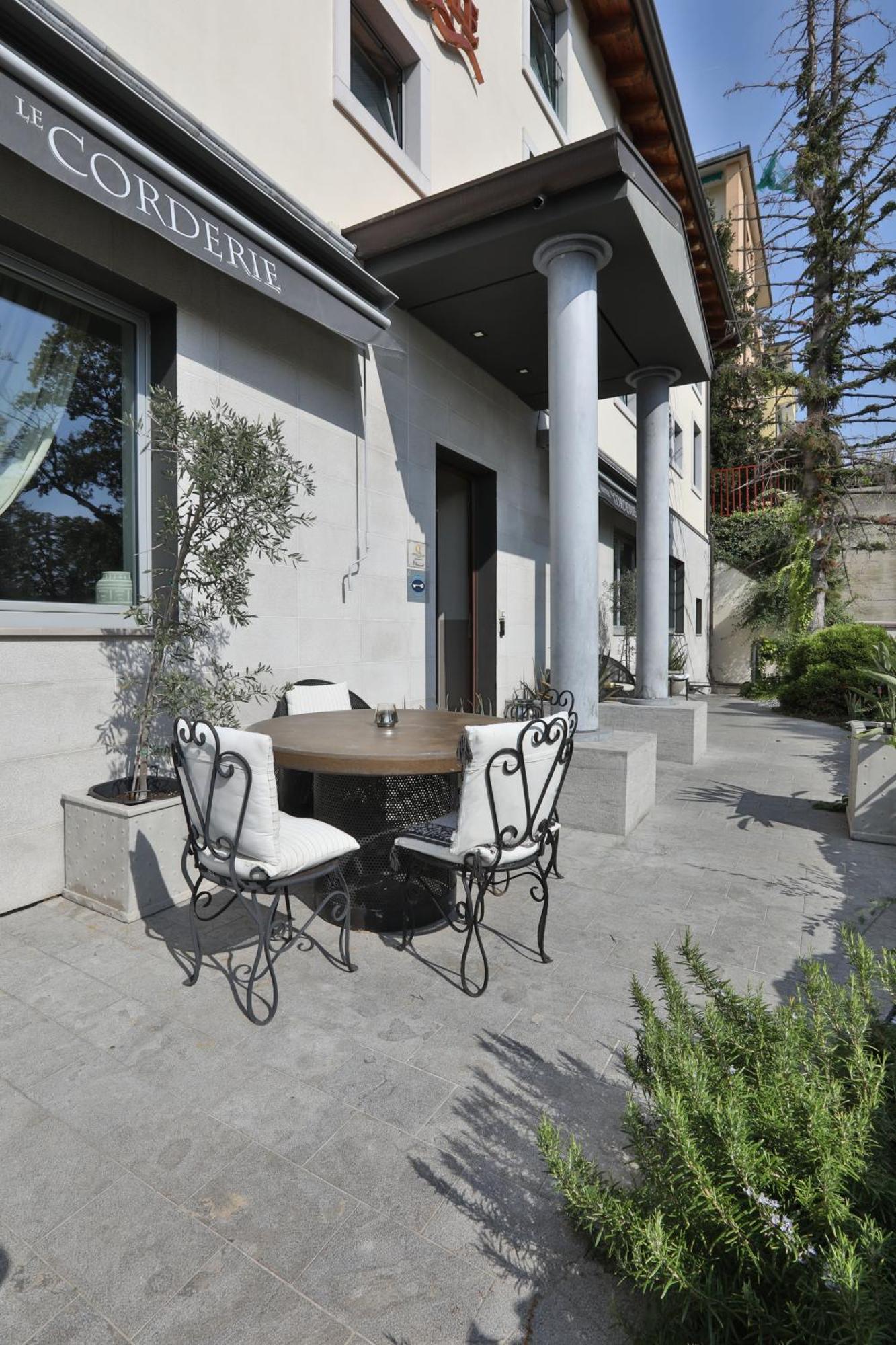 Hotel Le Corderie Trieste Bagian luar foto